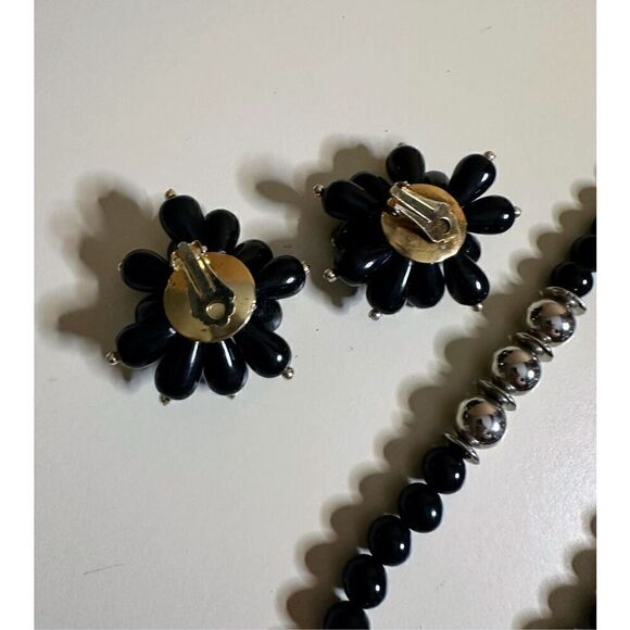 Vintage Black Beads Silver Beaded 9” Necklace with Matching Clip On Earrings - Picture 4 of 7